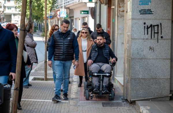 Στο μικροσκόπιο τα πεζοδρόμια της Λαμίας - Αυτοψία για ράμπες, οδεύσεις τυφλών και ασφαλή πεζοδρόμια - Δείτε εικόνες