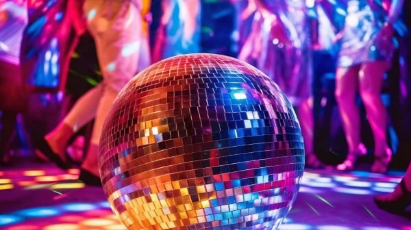Παραμονή 25ης Μαρτίου διασκεδάζουμε στο Κτήμα Πασιάκου με μια disco βραδιά
