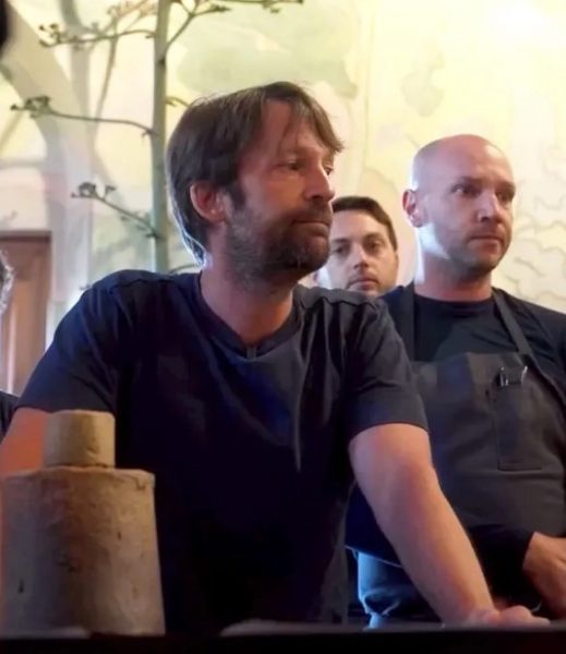 Ο σεφ του Noma της Κοπεγχάγης ζήτησε συγγνώμη και αποσύρεται μετά τις καταγγελίες για χτυπήματα στους υπαλλήλους, ταπείνωση και απειλές για απέλαση