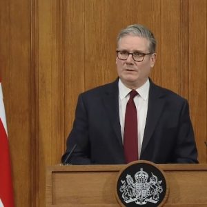 Στάρμερ: Δεν θα συρθούμε στον πόλεμο με το Ιράν – Δεν θα γίνει ο πόλεμος «δώρο» για τον Πούτιν