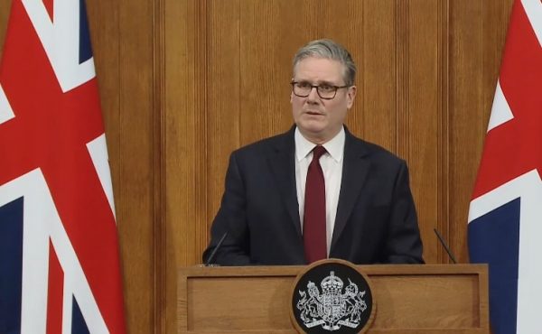 Στάρμερ: Δεν θα συρθούμε στον πόλεμο με το Ιράν – Δεν θα γίνει ο πόλεμος «δώρο» για τον Πούτιν