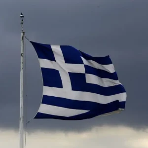 Ελευσίνα: Ακούστηκε ο ύμνος της Χούντας σε κατάθεση στεφάνων για την 25η Μαρτίου