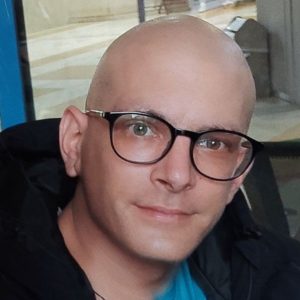 Ο δήμαρχος του Άη Στράτη έκανε επέμβαση για την αφαίρεση του όγκου: Η πρώτη φωτογραφία μετά το χειρουργείο