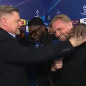 Ο Κάσπερ Σμάιχελ αποκάλυψε on air και μπροστά στον πατέρα του ότι ο τραυματισμός του μάλλον του «κόβει» το ποδόσφαιρο