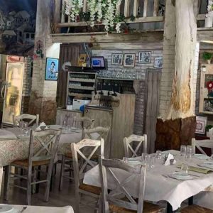 Πωλείται λόγω συνταξιοδότησης το μεζεδοπωλείο «Σούρτα - Φέρτα»