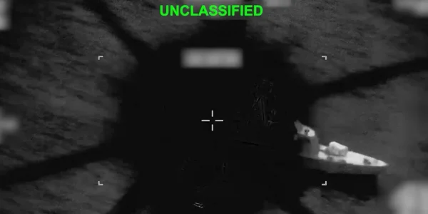 «Πόλεμος ναρκών» στα Στενά του Ορμούζ - Η στιγμή που οι ΗΠΑ βυθίζουν 16 ιρανικά ναρκοθετικά, το τελεσίγραφο Τραμπ