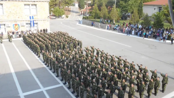 Fake SMS για δήθεν «χορήγηση φύλλων πορείας» λένε πηγές του Στρατού