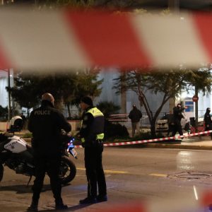 Ποιος είναι ο άνδρας που απείλησε να ανατιναχθεί στη ΓΑΔΑ – Ελεγχόμενη έκρηξη από το ΤΕΕΜ