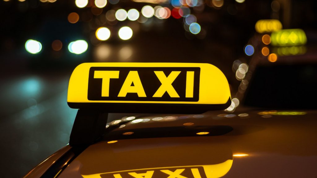 Πωλείται άδεια ταξί στη Λαμία