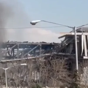 Ιράν: Αεροπορική επίθεση των ΗΠΑ και Ισραήλ κατέστρεψε κλειστό γήπεδο 12.000 θέσεων στην Τεχεράνη