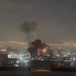 Το Ισραήλ βομβάρδισε το κτίριο της ιρανικής Κρατικής Τηλεόρασης στην Τεχεράνη – Διακόπηκε προσωρινά η μετάδοση