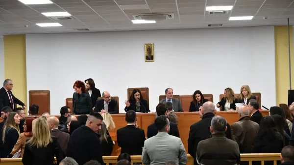 Τέμπη: Οι εικόνες χάους με το «καλημέρα» της δίκης – Οι επόμενες κινήσεις των δικηγόρων και τα «καρφιά» της Περιφέρειας Θεσσαλίας στο Υπουργείο Δικαιοσύνης