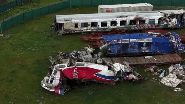 Τέμπη: Αναβλήθηκε για τις 19 Μαρτίου η δίκη για τα βίντεο – Λιποθύμησε η πρόεδρος της έδρας