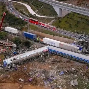 Τέμπη: Η ώρα της δικαιοσύνης για τη σιδηροδρομική τραγωδία – 36 κατηγορούμενοι απέναντι στους συγγενείς των 57 θυμάτων