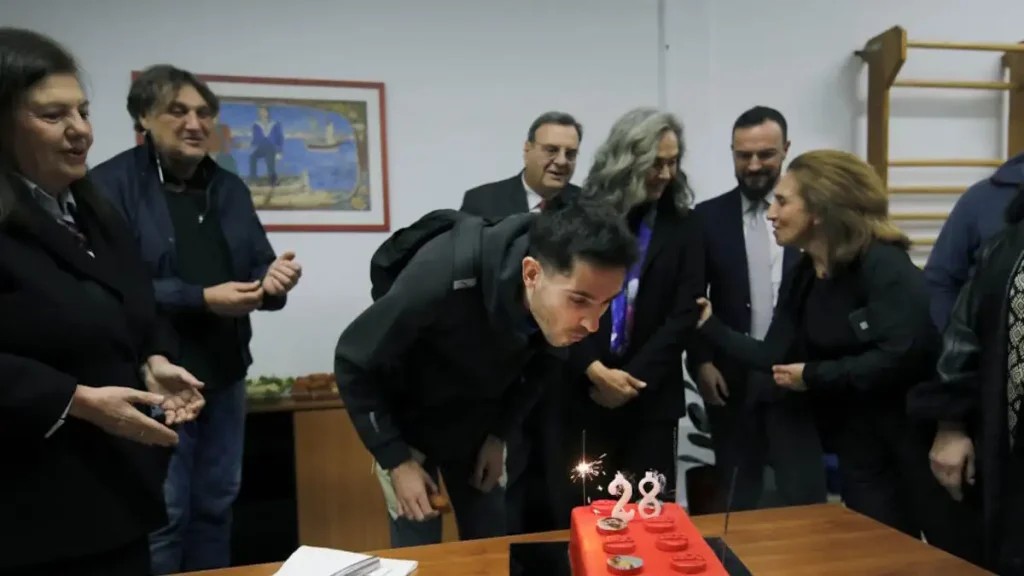 Μίλτος Τεντόγλου: Η επική τούρτα για τα γενέθλιά του με σχήμα LEGO