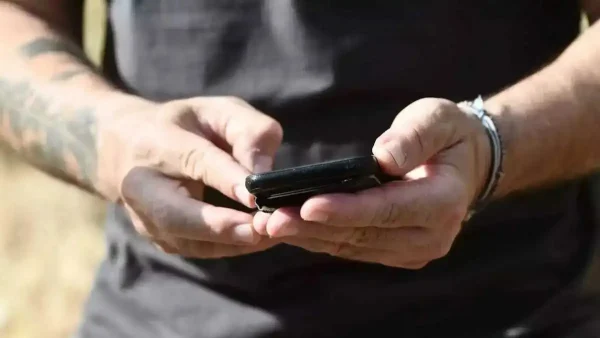 Έκτακτες οδηγίες στην Κύπρο: Στις 7 μ.μ. SMS σε όλα τα κινητά – Τα 5 μέτρα αυτοπροστασίας σε περίπτωση ανάγκης