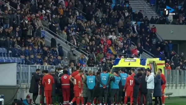 Ο προπονητής της Τουρκίας U21 κατέρρευσε εν ώρα ποδοσφαιρικού αγώνα και μεταφέρθηκε στο νοσοκομείο
