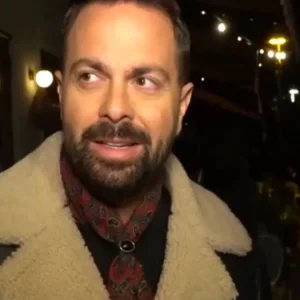 Ο Ηλίας Βρεττός έπεσε θύμα ξυλοδαρμού σε εμφάνισή του σε μαγαζί στην Κύπρο – Τον χτύπησαν με μπουνιές αλλά «όλα είναι μια χαρά»