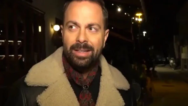 Ο Ηλίας Βρεττός έπεσε θύμα ξυλοδαρμού σε εμφάνισή του σε μαγαζί στην Κύπρο – Τον χτύπησαν με μπουνιές αλλά «όλα είναι μια χαρά»