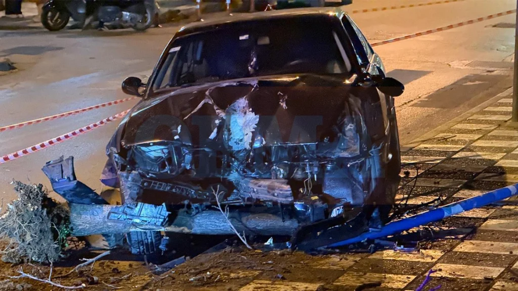 Τραγωδία στη Θεσσαλονίκη: 27χρονος οδηγός έχασε τον έλεγχο του ΙΧ, «σκαρφάλωσε» σε πεζοδρόμιο και σκότωσε 25χρονο