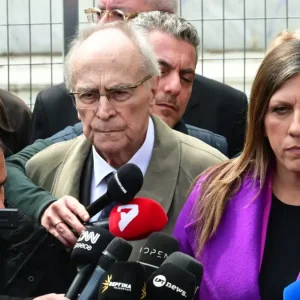 Κωνσταντοπούλου για τη δίκη των Τεμπών: «Στήθηκε ένα αδιανόητο φιάσκο, καλώ τον Φλωρίδη να παραιτηθεί»