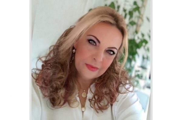 «Από την επιβίωση στην αυτοπραγμάτωση: Η Σιωπηλή Διαδρομή της Γυναικείας Ψυχής» (της Μαρίας Ζούνη)