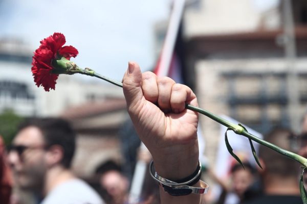 Πρωτομαγιά: Απεργιακό «μπλόκο» σε πλοία και λιμάνια, ακινητοποιημένα μετρό, Τραμ και τρένα – Τι ισχύει για λεωφορεία και τρόλεϊ