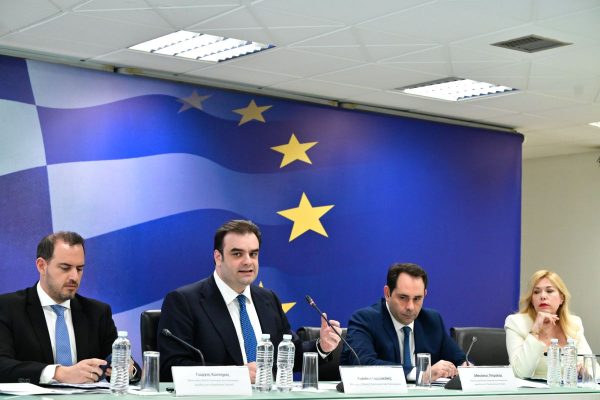 Δείτε live: Η εξειδίκευση Πιερρακάκη για τα οικονομικά μέτρα που ανακοίνωσε ο Μητσοτάκης