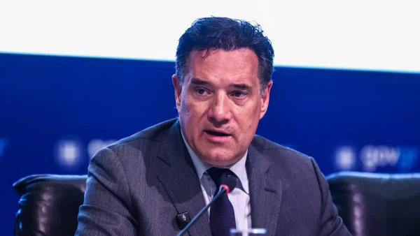 «Πόλεμος» στον ΠΙΣ για τις εκλογές των γιατρών: Τελεσίγραφο Γεωργιάδη για τον αποκλεισμό συλλόγων, μεταξύ αυτών και ο ΙΣΑ