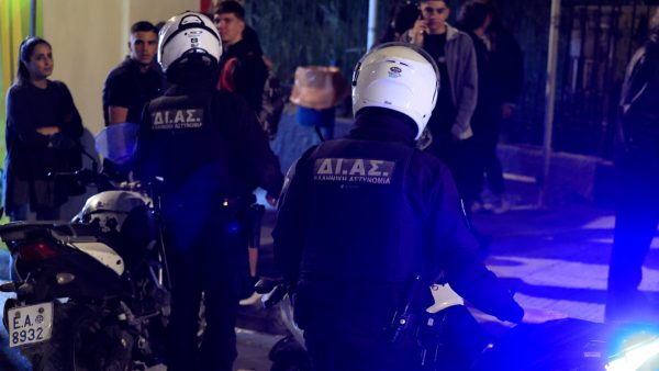 Άγιος Δημήτριος Αττικής: Με αυτό το κρητικό μαχαίρι σκότωσε τον Θεόφιλο ο 20χρονος – «Το έπλυνα και το έκρυψα στον θερμοσίφωνα»