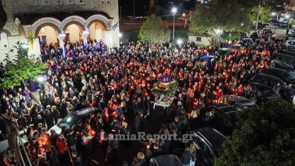 Η περιφορά του Επιταφίου στον Άγιο Κωνσταντίνο - Εντυπωσιακές εικόνες και βίντεο