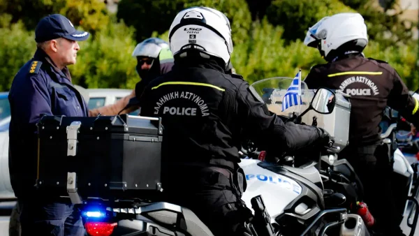 Θεσσαλονίκη: Οδηγός μηχανής έτρεχε με 100 χλμ πάνω από το όριο – Του επιβλήθηκε πρόστιμο 7.000 ευρώ
