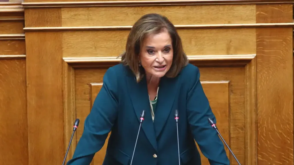 Μπακογιάννη κατά Σαμαρά: Ιστορικό λάθος η συμμετοχή στο δημοψήφισμα του 2015