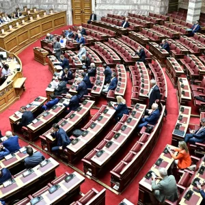 Υπερψηφίστηκε ο νέος Κώδικας Τοπικής Αυτοδιοίκησης: Τέλος ο β' γύρος στις δημοτικές και περιφερειακές εκλογές