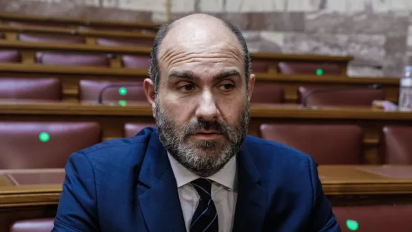 Μαρκόπουλος: Δεν θα περιφέρω τα πτυχία μου για να ικανοποιηθεί ο βούρκος - Είναι διαθέσιμα στην πρυτανεία του ΕΑΠ