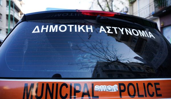 Απίστευτη απάτη στη Θεσσαλονίκη: 38χρονος έβαλε πλαστά QR Code σε σημεία ελεγχόμενης στάθμευσης και έπαιρνε τα χρήματα