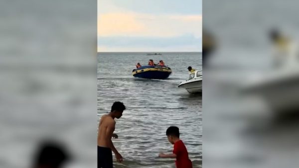 Τρομακτικό ατύχημα σε παραλία της Ινδονησίας με τουρίστες