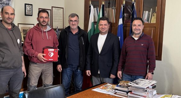 Δωρεά Αυτόματου Εξωτερικού Απινιδωτή (AED) στον Δήμο Δομοκού από τον Σύλλογο Υπαλλήλων Ο.Τ.Α. Ν. Φθιώτιδας