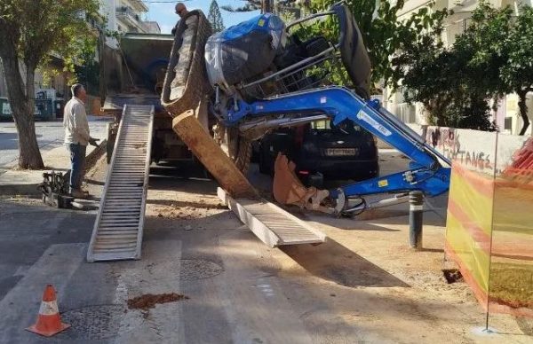 Βαριά τραυματίστηκε χειριστής μηχανήματος στο Βόλο