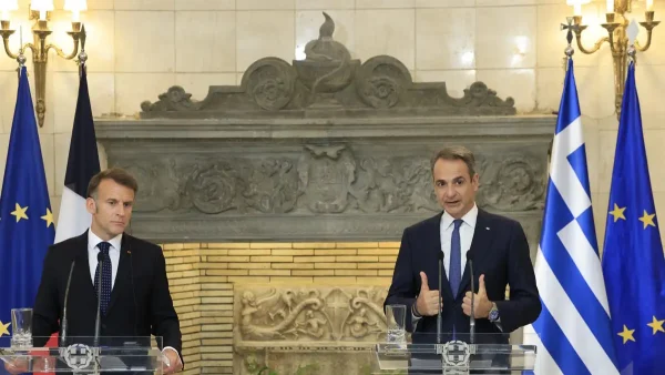 Τα γαλλικά ΜΜΕ αναφέρθηκαν στις στενές σχέσεις μεταξύ των δύο χωρών: «Στην Αθήνα ο Μακρόν, επανεκκινεί τη στρατηγική εταιρική σχέση Γαλλίας-Ελλάδας»