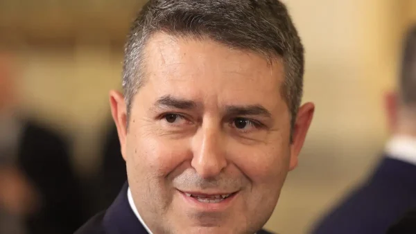 Γιώργος Μυλωνάκης: Παραμένει διασωληνωμένος στη ΜΕΘ – Το νεότερο ιατρικό ανακοινωθέν