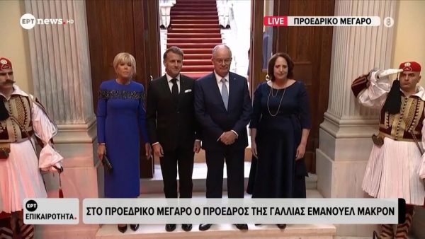 Ο Εμανουέλ Μακρόν έφτασε στο Προεδρικό Μέγαρο