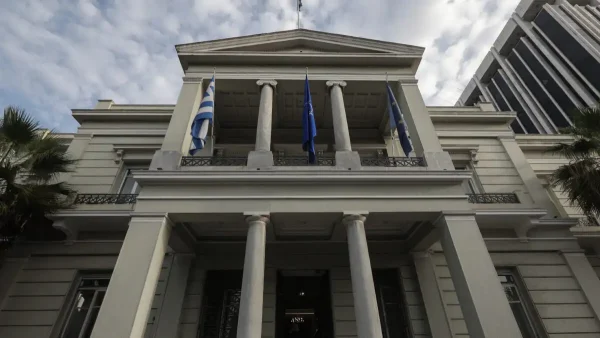 Σκληρό διάβημα Αθήνας στο Ισραήλ: «Απαράδεκτη και καταδικαστέα» η συμπεριφορά υπουργού προς Έλληνες του Global Sumud Flotilla