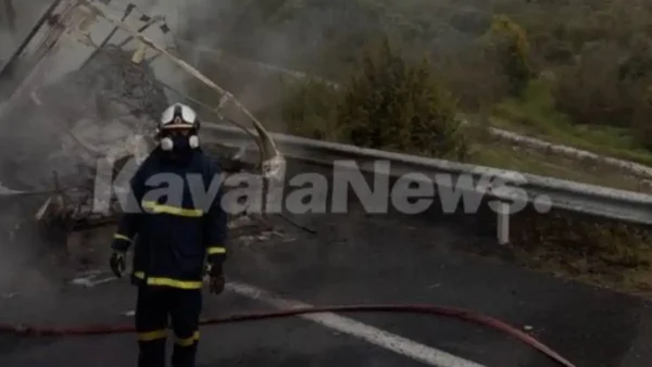 Θεσσαλονίκη: Φωτιά σε φορτηγό – Καθυστερήσεις στην Εγνατία Οδό