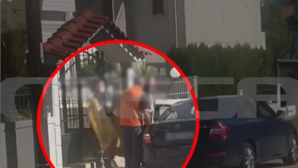 Καμένα Βούρλα: «Είμαι συγκλονισμένη, περιμένω να βγω» λέει η οικιακή βοηθός που αθωώθηκε 1,5 χρόνο μετά τη δολοφονία της 84χρονης