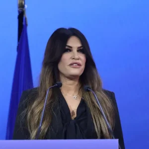 Associated Press: Τραμπ και Ρούμπιο εξετάζουν την αποπομπή της Κίμπερλι Γκιλφόιλ από την πρεσβεία των ΗΠΑ στην Αθήνα