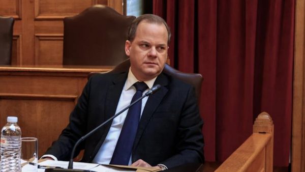 Τέμπη: Στην ανάκριση για τον Κώστα Καραμανλή κατέθεσαν οι οικογένειες Ρούτσι και Παπαγγελή