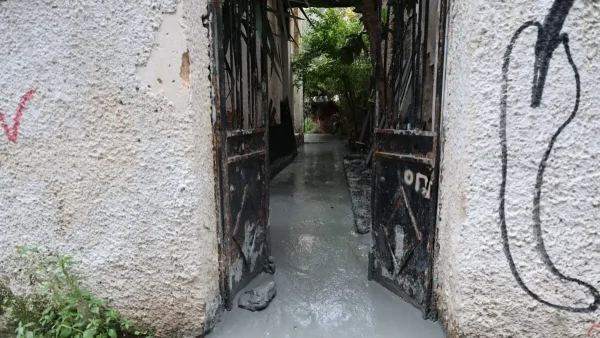 Κυψέλη: Τι είναι ο αθηναϊκός σχιστόλιθος που αναβλύζει από αυλή και αναστάτωσε τους κατοίκους