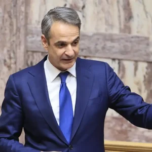 Συνταγματική Αναθεώρηση: Η δεύτερη ψηφοφορία και η πρώτη «μάχη» των αρχηγών μετά τη ΔΕΘ - Νωρίς το μεσημέρι η ομιλία του πρωθυπουργού