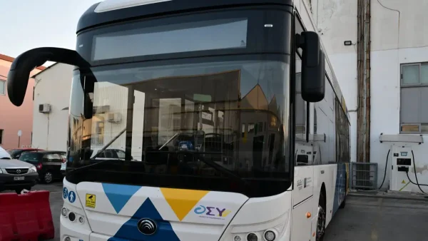 Χανιά: Άγρια επίθεση σε οδηγό λεωφορείου από κουκουλοφόρο – Στο νοσοκομείο το θύμα